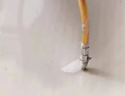 汉阳瓷砖空鼓维修公司专业解答在瓷砖铺贴过程中，如果使用的砂料过粗（如全部使用了粗砂），可能会导致以下问题